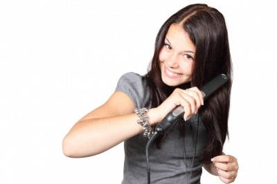 Hair straightener – Is the high temperature safe for your hair?