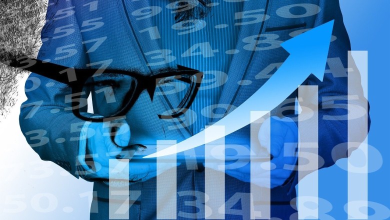 Financial Controllers, Financial reporting and forecasting